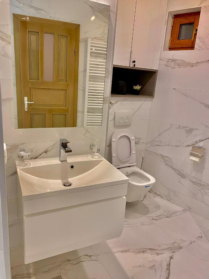Appartement Blancris Boutique à Braşov Extérieur photo