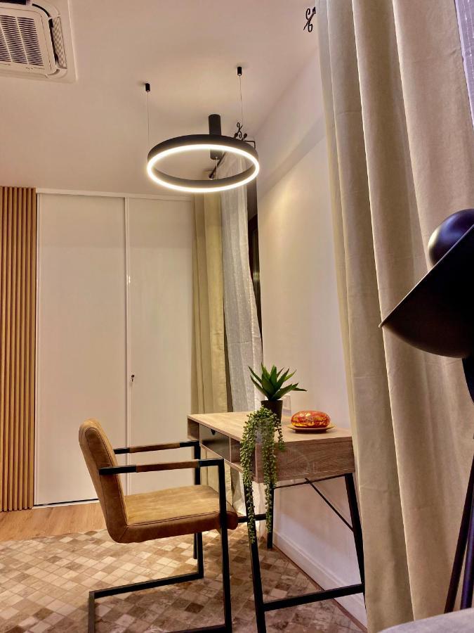 Appartement Blancris Boutique à Braşov Extérieur photo