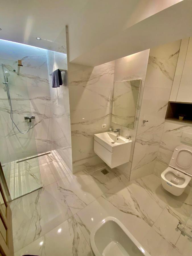 Appartement Blancris Boutique à Braşov Extérieur photo
