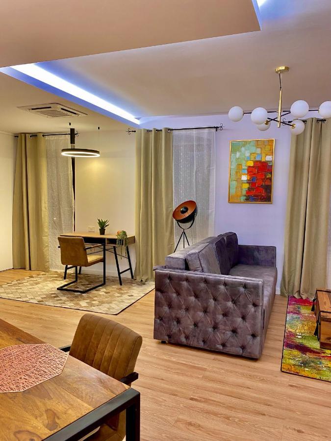 Appartement Blancris Boutique à Braşov Extérieur photo