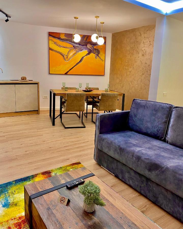 Appartement Blancris Boutique à Braşov Extérieur photo