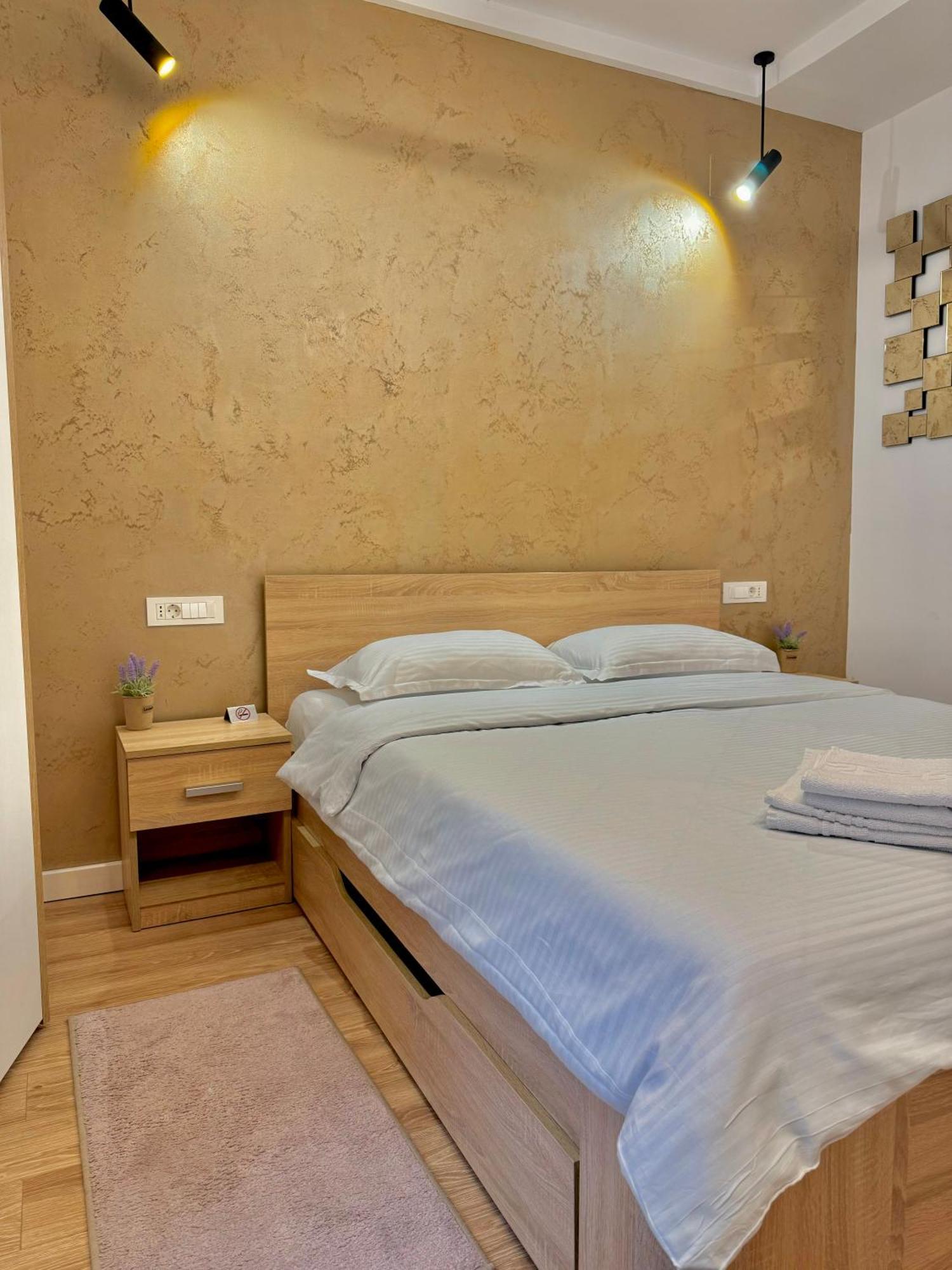 Appartement Blancris Boutique à Braşov Extérieur photo