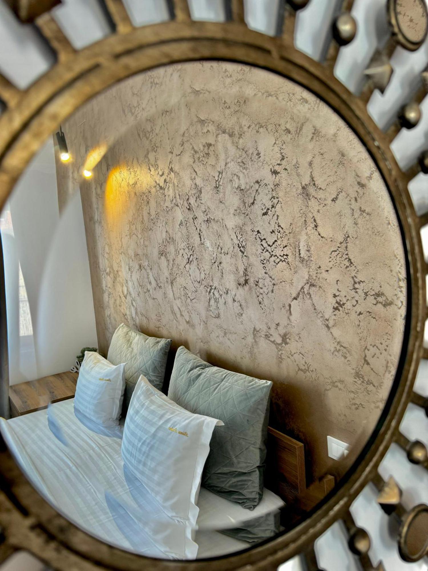 Appartement Blancris Boutique à Braşov Extérieur photo