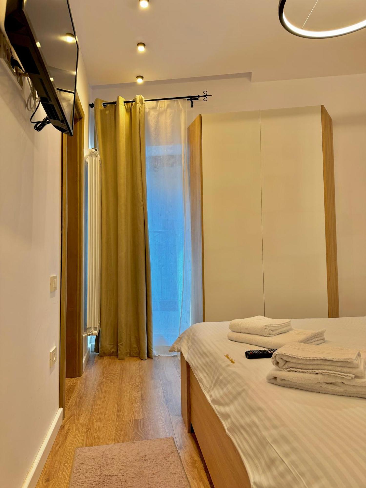 Appartement Blancris Boutique à Braşov Extérieur photo