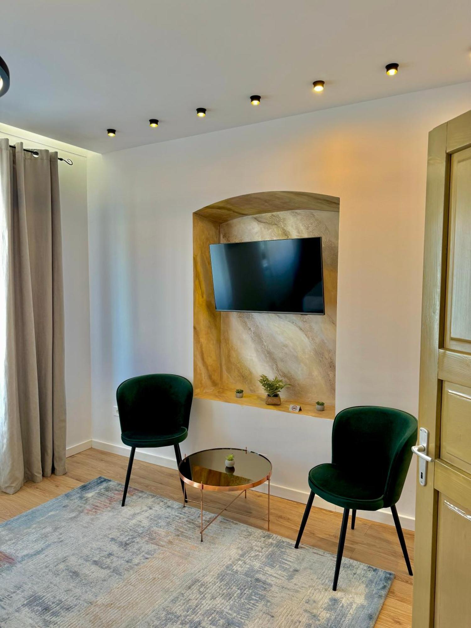 Appartement Blancris Boutique à Braşov Extérieur photo