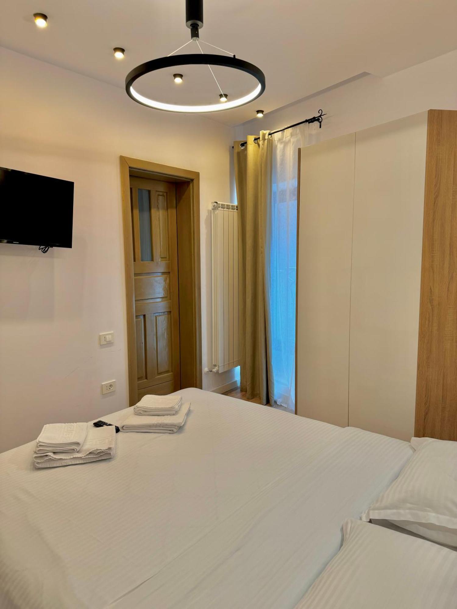 Appartement Blancris Boutique à Braşov Extérieur photo