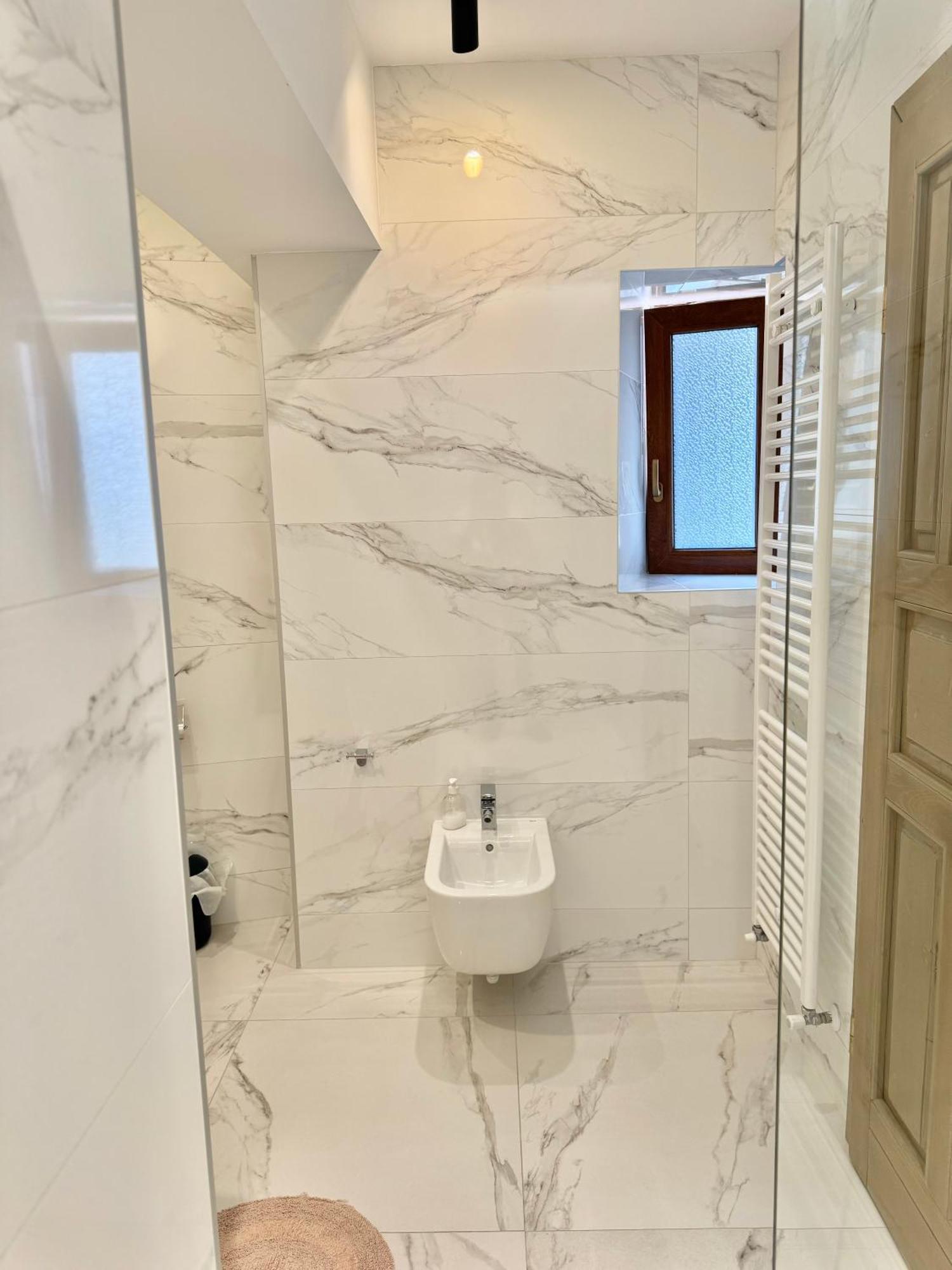 Appartement Blancris Boutique à Braşov Extérieur photo