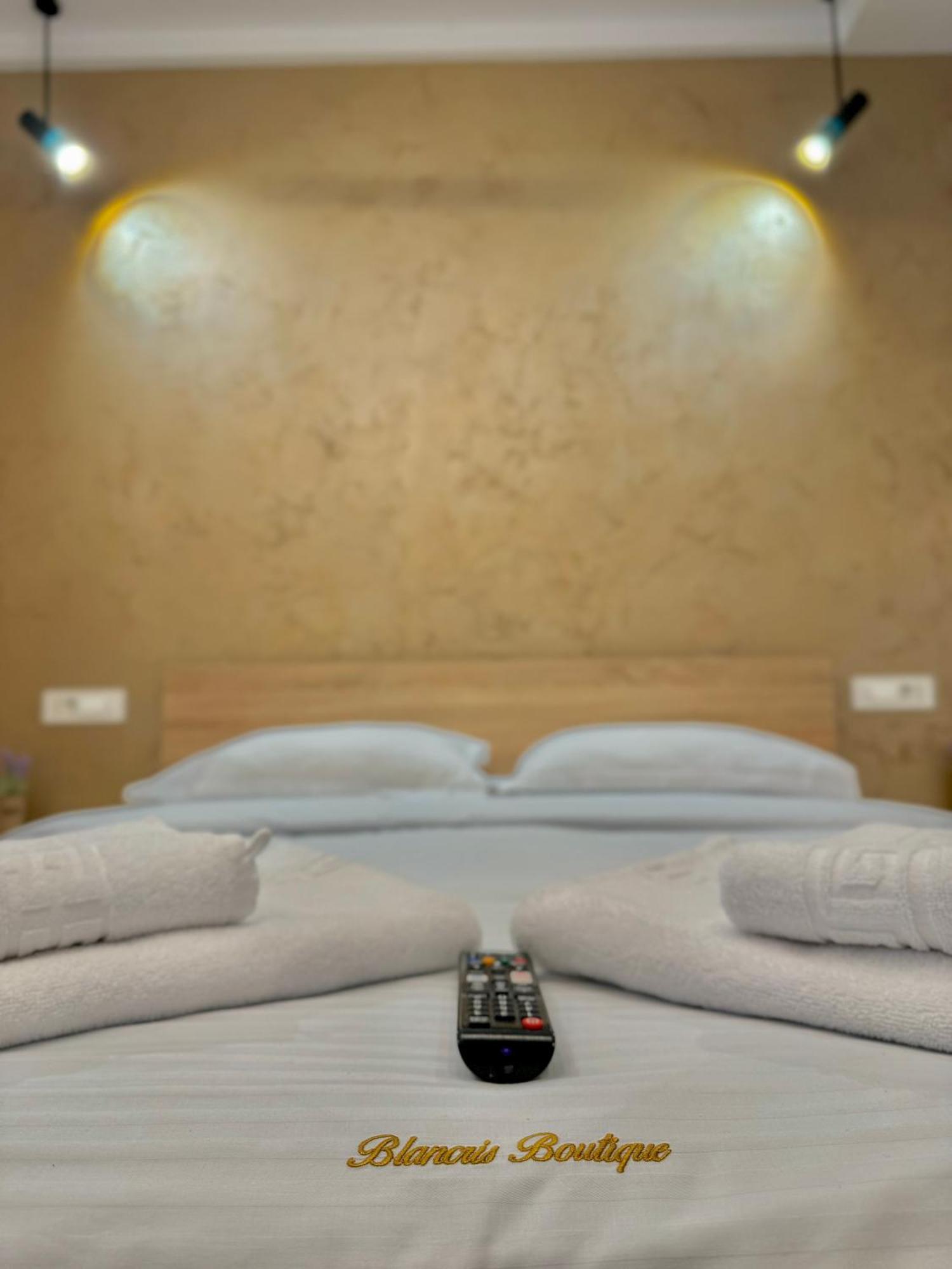 Appartement Blancris Boutique à Braşov Extérieur photo