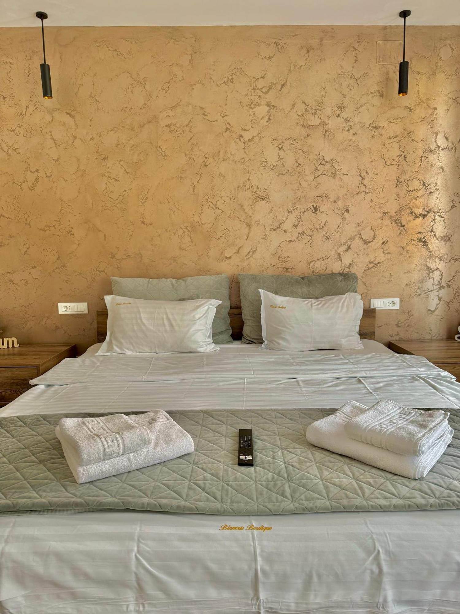 Appartement Blancris Boutique à Braşov Extérieur photo