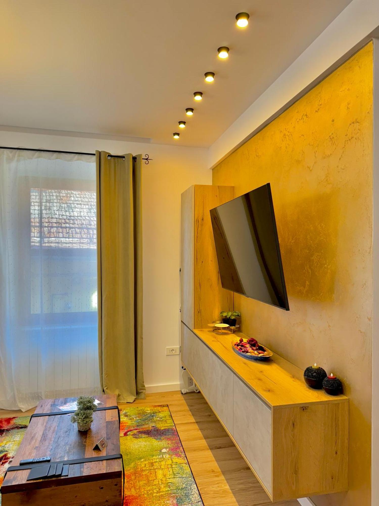 Appartement Blancris Boutique à Braşov Extérieur photo