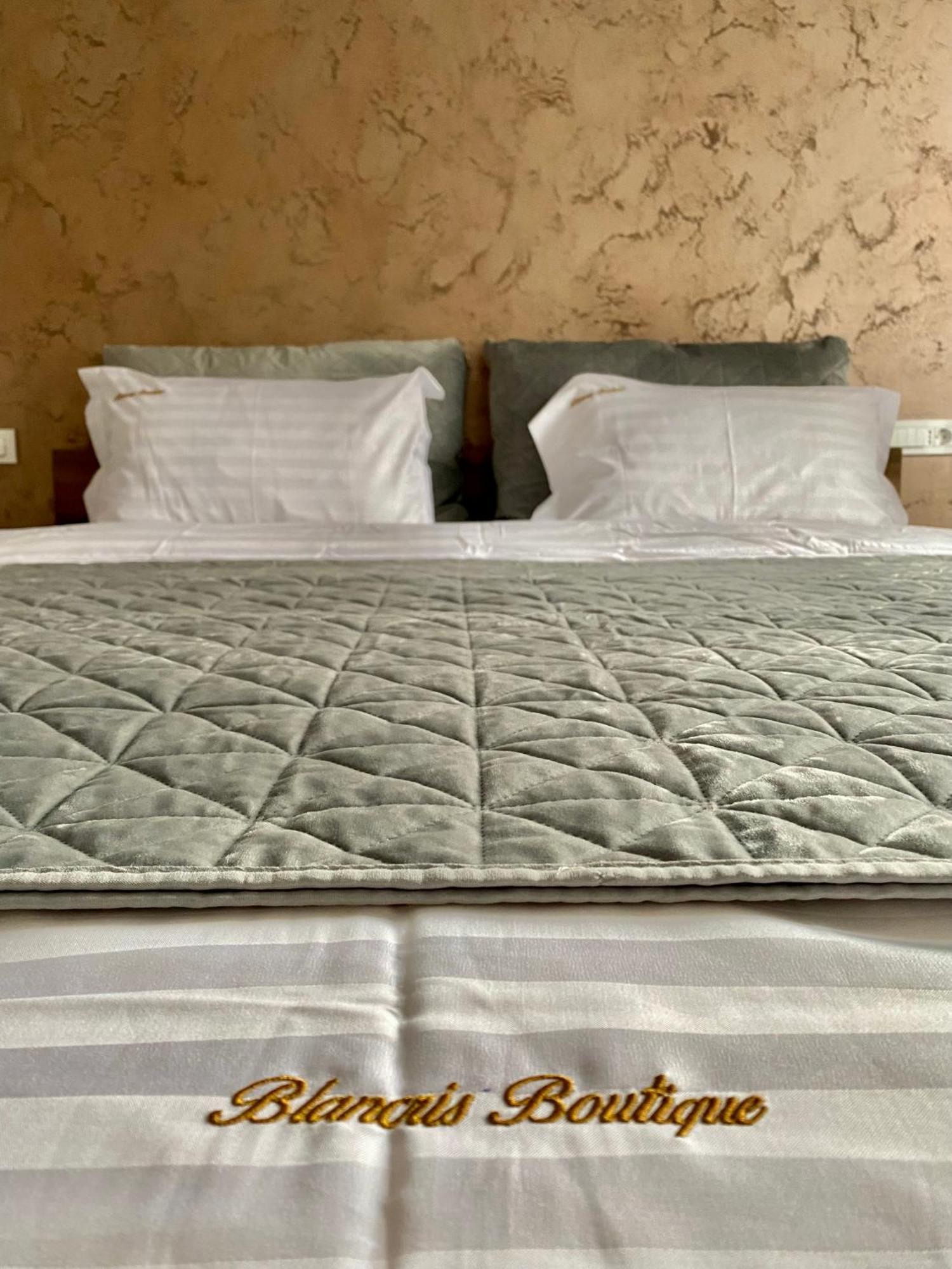 Appartement Blancris Boutique à Braşov Extérieur photo